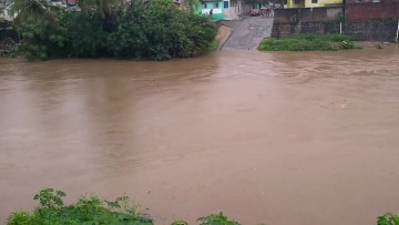 Após atingir cota de inundação, Rio Capibaribe Mirim, em Timbaúba, na Zona da Mata Norte, está estabilizado