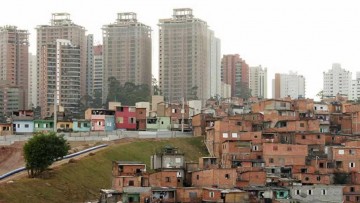 População preta ou parda ainda sofre mais com a extrema pobreza, aponta IBGE
