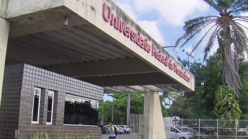 UFPE abre seleção com 17 vagas para professor substituto com salários de até R$ 6 mil