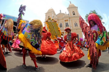 Cerca de  2 milhões de turistas devem aproveitar o carnaval em Pernambuco 