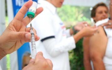 Vacinação avança no Recife para trabalhadores da educação com 40 anos de idade ou mais