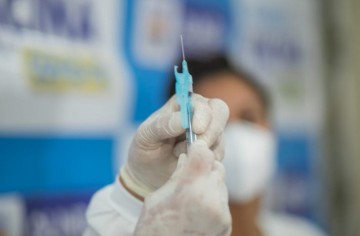 Olinda inicia agendamento da vacinação contra Covid-19 para idosos a partir de 63 anos