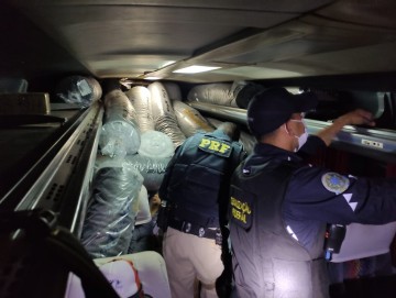 Maconha e cocaína são apreendidas em ônibus que seguia de São Paulo para Caruaru, no Agreste