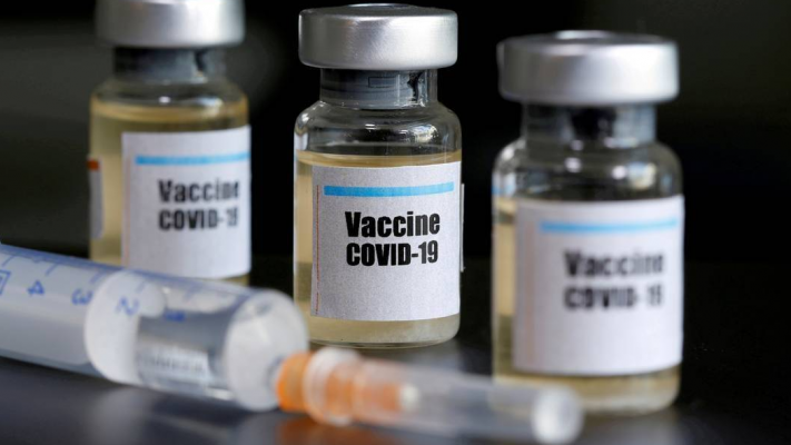 O mais recente balanço da Organização Mundial da Saúde indica que 166 vacinas estão em desenvolvimento contra a Covid-19 em todo o mundo.