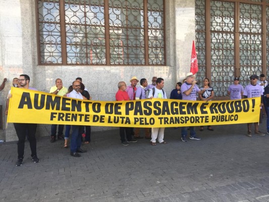 A intenção, segundo os organizadores, é chamar a atenção para a necessidade de melhorias no sistema de transporte público da Região Metropolitana