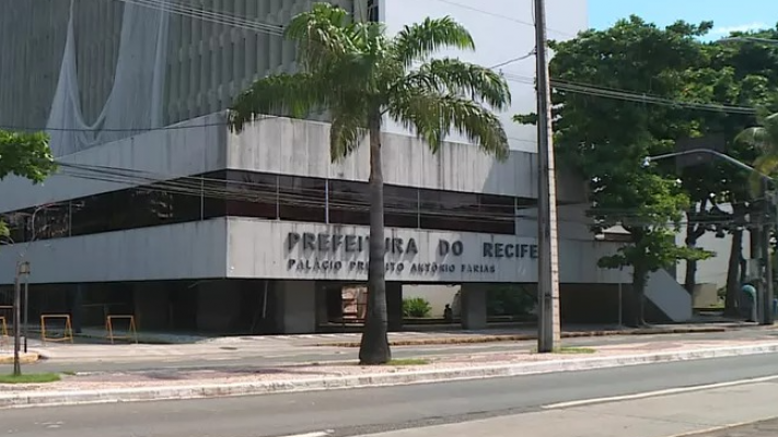 A contratação, por parte da Secretaria de Educação do Recife, estava estimada em mais de R$8 milhões anuais, com duração de 12 meses