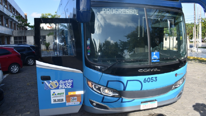 Os novos modelos de ônibus que a partir desta terça-feira (24) começam a operar nas linhas intermunicipais Recife - Petrolina e Recife - Serra Talhada