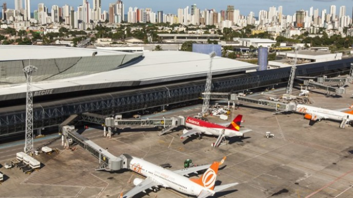 De acordo com dados da Empetur, o equipamento recebeu 77 mil passageiros no mês de abril, ficando a frente dos terminais de Salvador-BA e Fortaleza-CE