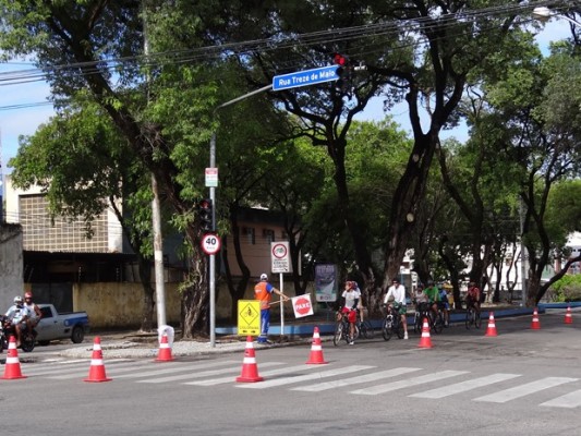 De acordo com Prefeitura do Recife, o percurso que é composto por 36,5 km em três rotas, passa por dezenas de locais de aplicação das provas