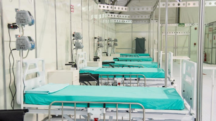 Os equipamentos dos hospitais desmontados são transferidos para maternidades e hospitais em construção