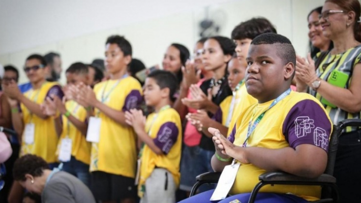  O acompanhamento das atividades é feito por professores de educação física especializados da Prefeitura do Recife 