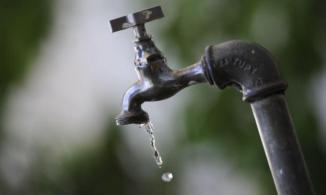 Para o serviço, será necessário suspender o abastecimento de água em algumas localidades de Recife e Jaboatão dos Guararapes