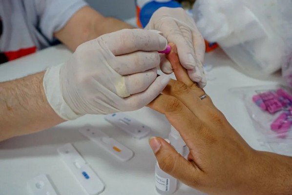 A rede de farmácias agora podem realizar mais de 40 testes clínicos
