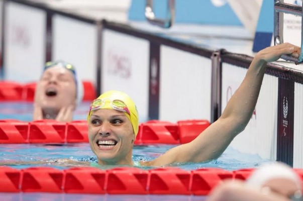 Atleta começou carreira na natação em Caruaru; medalha veio nos 100 m peito da classe SB12