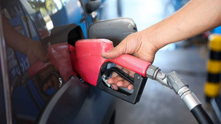O impacto no preço vai ser de R$ 0,02 por litro no posto de combustível.