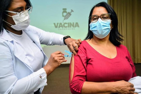 A cidade começou a vacinar pessoas a partir dos 38 anos de idade contra a Covid