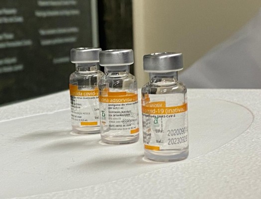 Os imunizantes fazem parte do lote com 6,3 milhões de unidades que devem ser entregues nesta quinta-feira ao Plano Nacional de Imunização