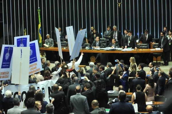 Um dos destaques é o debate sobre a possibilidade de revisão de reformas trabalhistas no Brasil e na Europa