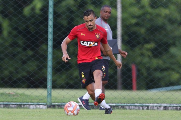 Marcão e Guilherme Lazaroni voltaram a treinar com bola e podem atuar na próxima rodada