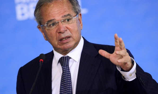 Brasil continuará trabalhando com todo mundo, afirma ministro