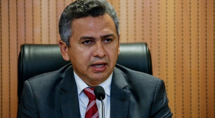 O deputado também comentou sobre o prefeito de Águas Belas, que teve seu mandato cassado