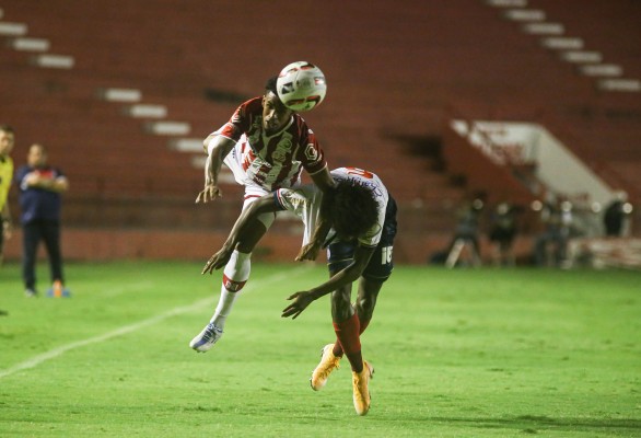 Alvirrubros gritaram ‘time sem vergonha’ depois do 1x0 sofrido contra o Bahia
