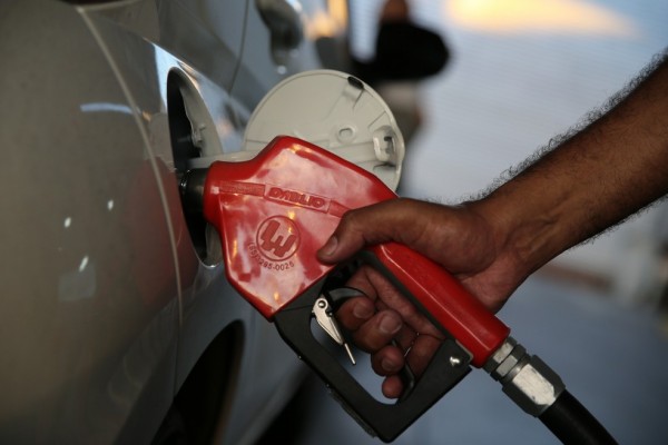 O menor preço da gasolina comum foi encontrado no bairro da Estância, com o litro sendo vendido por R$ 4,069 e o maior preço, em Boa Viagem, custando R$ 4,599