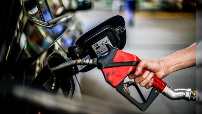 Gasolina chega a R$ 5,77 e etanol R$ 4,39