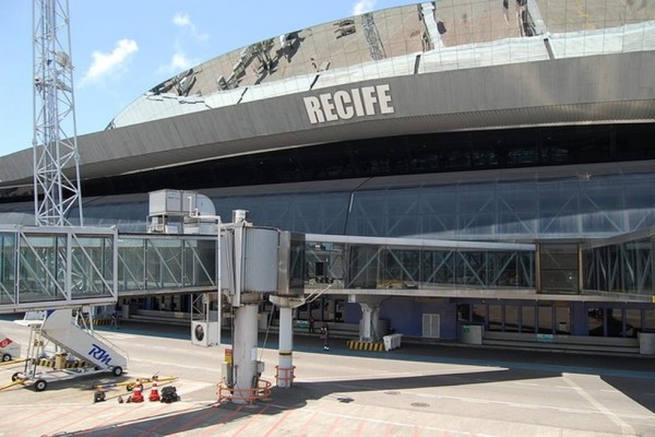 o Recife segue na liderança, com previsão de 185 voos diários