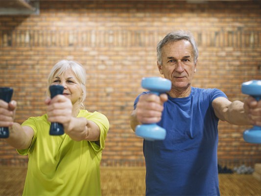 A prática regular de exercício garante a estabilidade corporal, além do  fortalecimento dos músculos 