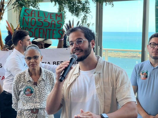 O ato contou com a presença e apoio da ministra de Meio Ambiente e Mudanças Climáticas, Marina Silva, além dos deputados estaduais João Paulo do PT, João Paulo e Rosa Amorim. 