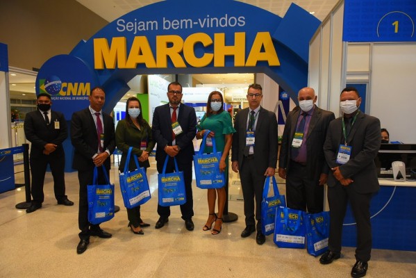 O tema de 2022, debatido com mais de 10 mil participantes — sendo deste total mais de 3 mil prefeitos —, foi “Município: o caminho para um Brasil melhor”