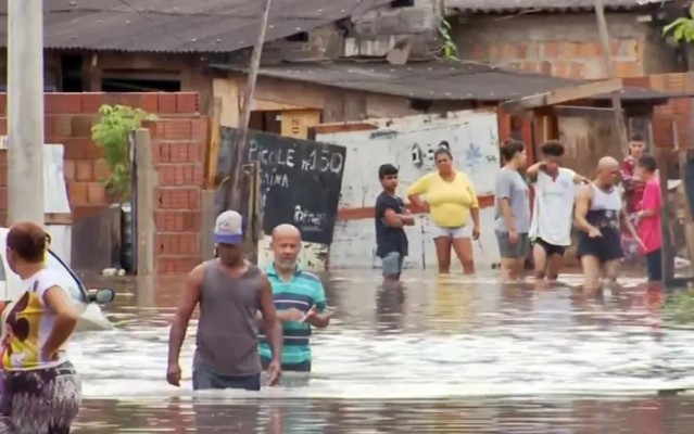 As chuvas nas regiões acarretaram em 2 mortes, 8.318 desalojados e 1.413 desabrigados; um homem segue desaparecido 