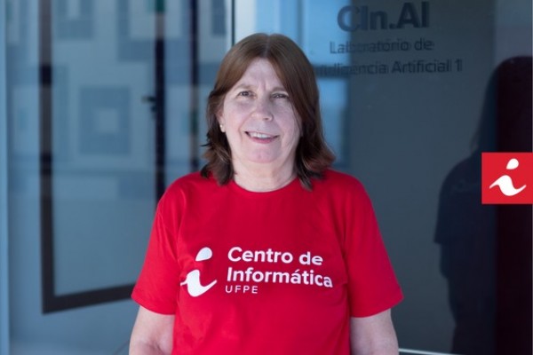 Teresa Ludermir é docente no Centro de Informática (CIn) e pesquisa na área de  Inteligência Artificial