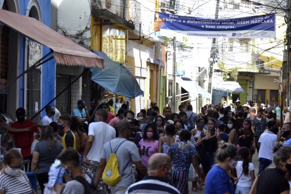 Dos 9.616.621 habitantes de Pernambuco, 50,9% reside nos municípios com mais de 100 mil moradores