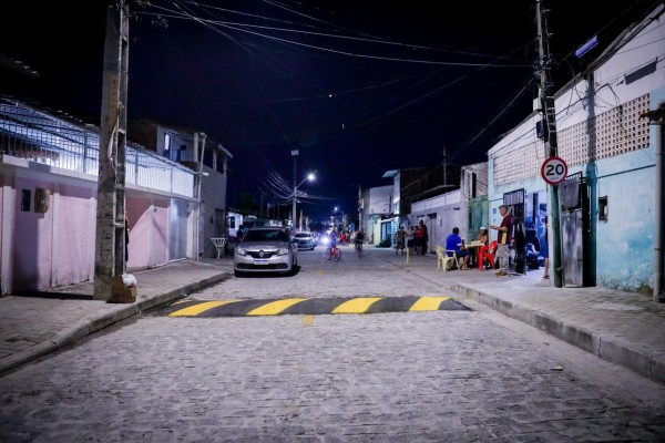 Rua Rio Pardo passou por intervenções e agora conta com pavimentação,drenagem, calçadas e sinalização
