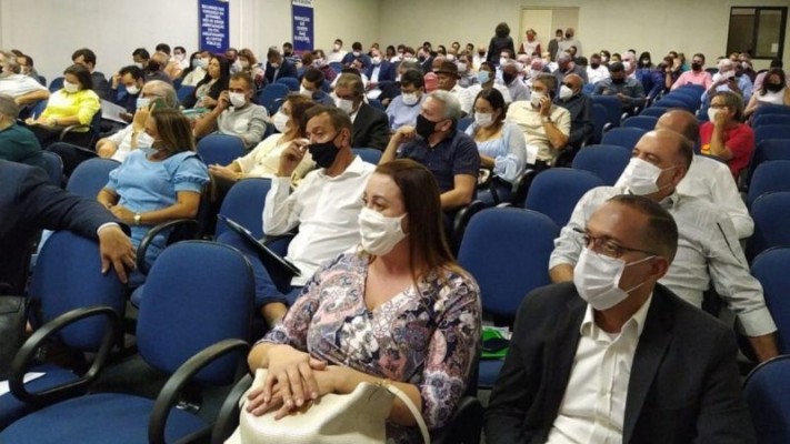 Dos 184 municípios de Pernambuco, 102 estiveram presentes na reunião.
