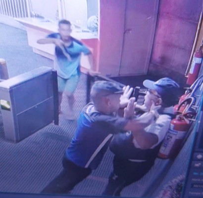 Imagens feitas pelas câmeras de segurança da CBTU, mostram o momento em que o trabalhador é abordado por dois homens