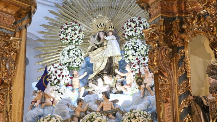Os católicos poderão conferir também o show do Padre João Carlos, às 19h, no palco montado no Pátio do Carmo, no Recife