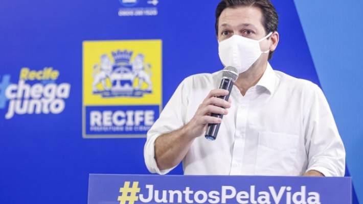 De acordo com Geraldo Julio, além das máscaras, serão disponibilizados kits de limpeza para os moradores 