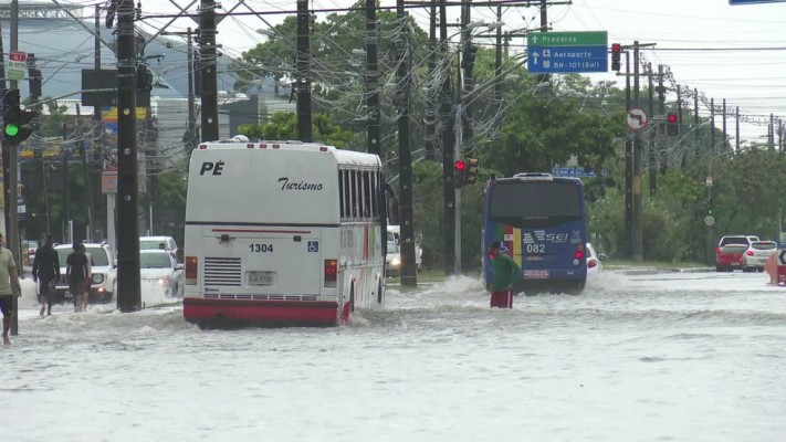  Os dados divulgados pelo prefeito João Campos em suas redes sociais mostram que a cidade acumulou 197,70 mm nesta quarta-feira, ocupando a terceira colocação do ranking de precipitação