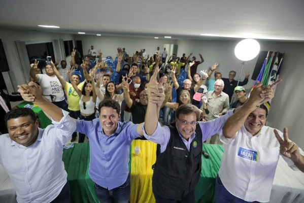 Anderson Ferreira iniciou a agenda desta quinta-feira (14), da caravana Simbora Mudar Pernambuco pelo município de Catende, na Mata Sul