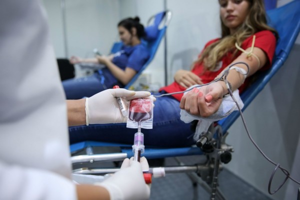 O hemocentro atende doadores diariamente, das 7h às 18h, incluindo sábados, domingos e feriados
