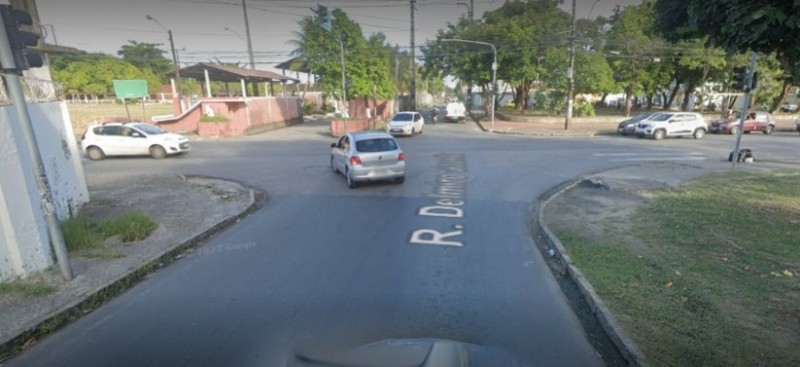 A intervenção tem como objetivo solucionar os problemas de circulação no cruzamento da Rua Delmiro Gouveia com a Rua Quinze de Março