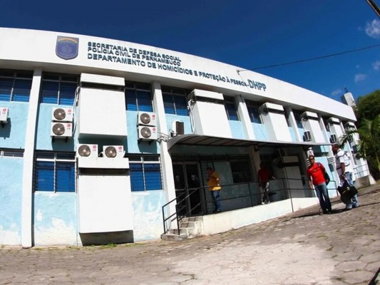 A Polícia Civil de Pernambuco investiga o caso para esclarecer autoria e motivação do crime