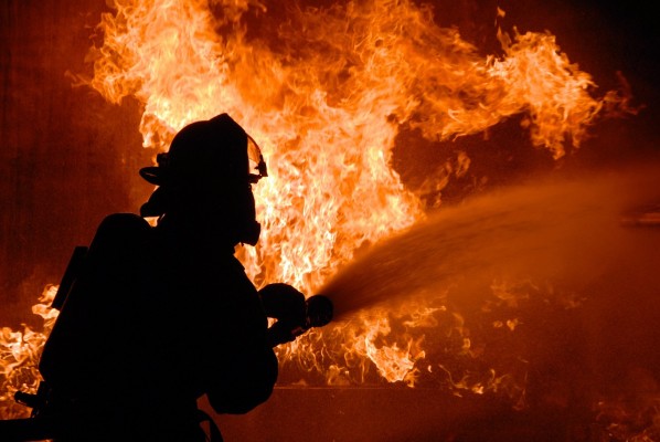 Defesa civil de Caruaru alerta para o número crescente de incêndios.