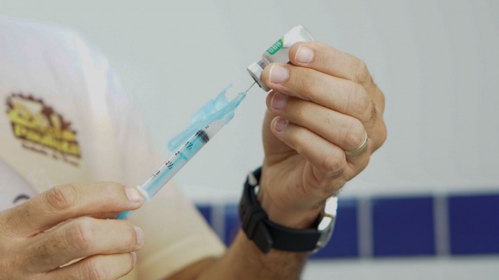O imunizante é eficaz contra as cepas H1N1, H3N2 e tipo B
