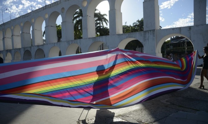 Grupo Gay da Bahia cobra produção oficial de dados