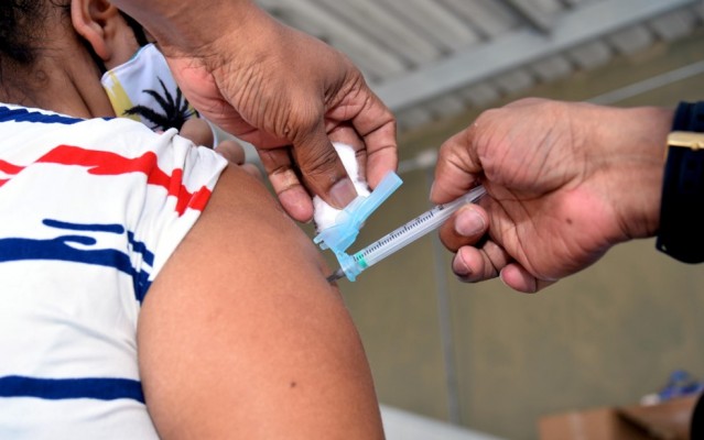 A Campanha de Multivacinação para Atualização da Caderneta de Vacinação segue até a próxima sexta (29).