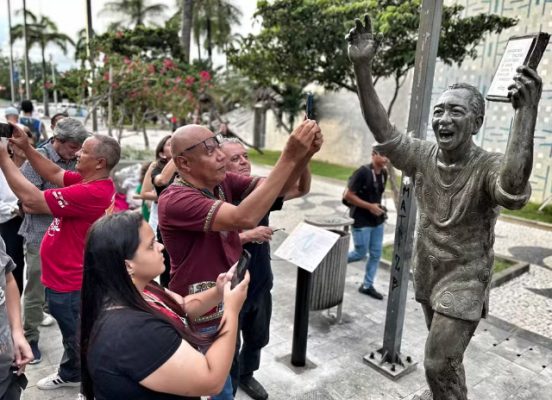 A homenagem fez parte das comemorações dos 487 anos do Recife
